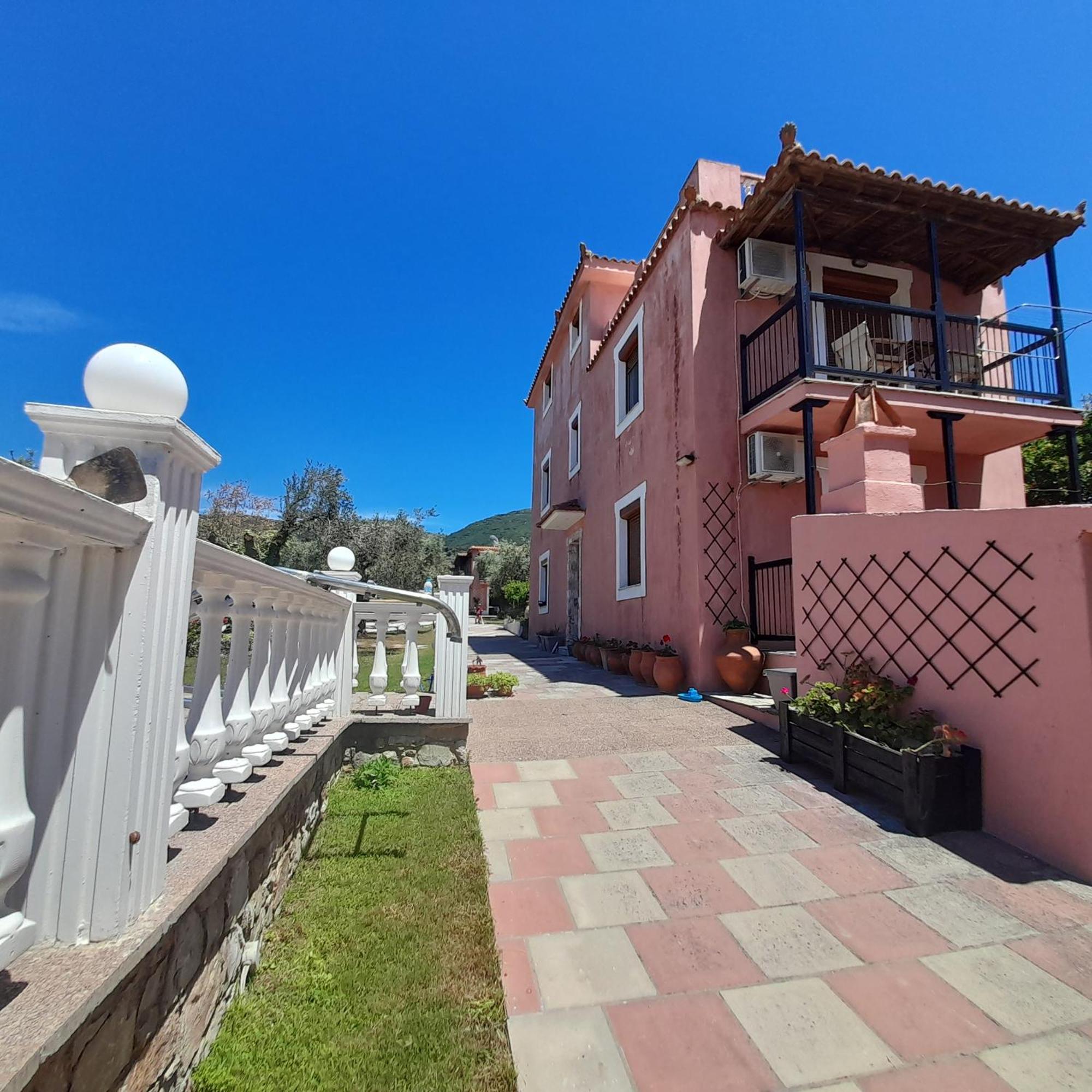 Georgia Apartments Stafylos Exterior photo